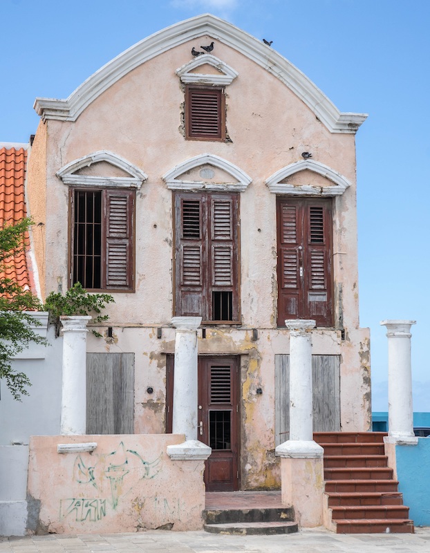 5. Architecture on Curacao